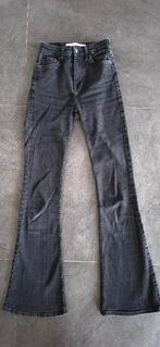 Zwarte spijkerbroek maat 32. Bershka dameskleding. Jeans!, Zwart, Zo goed als nieuw, W30 - W32 (confectie 38/40), Bershka