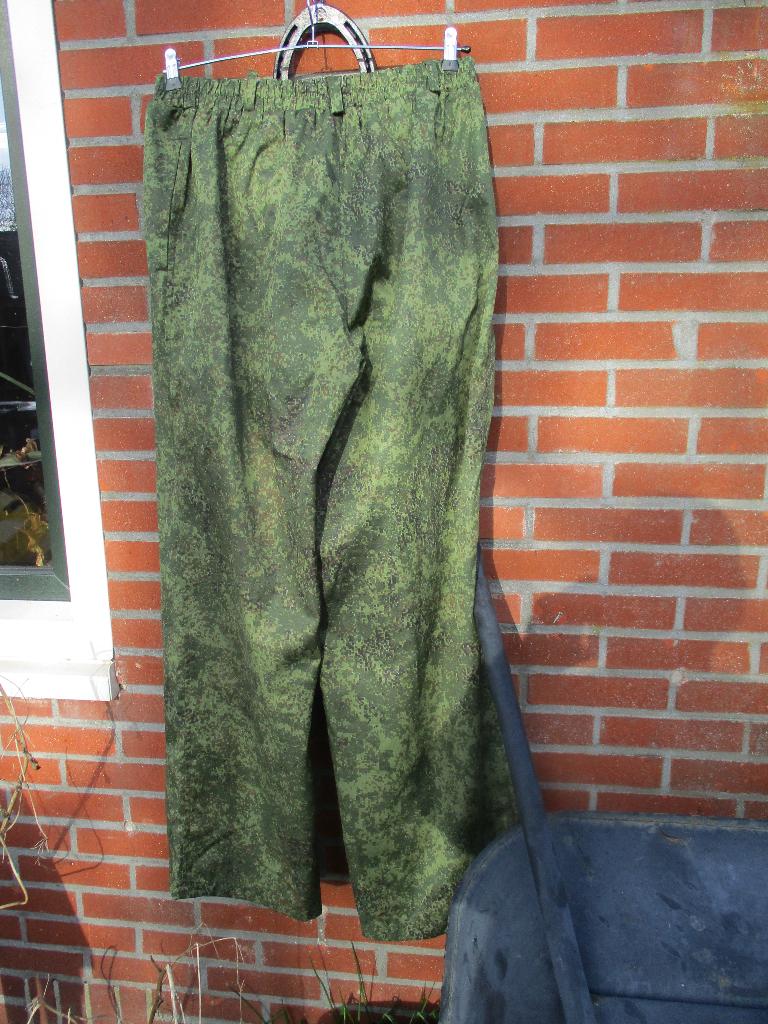 Russische EMR digital flora camouflage regenbroek, Ophalen of Verzenden, Landmacht, Overige gebieden, Kleding of Schoenen