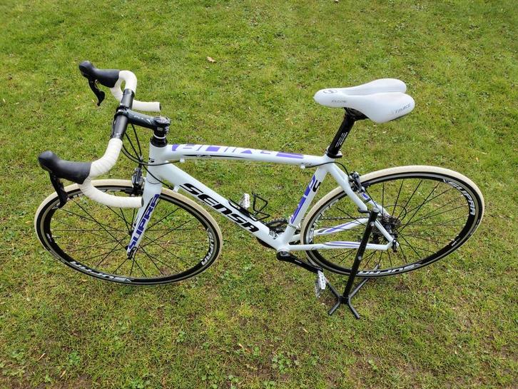 SENSA Emilia racefiets in nieuwstaat, Fietsen en Brommers, Fietsen | Racefietsen, Zo goed als nieuw, Overige merken, Meer dan 20 versnellingen