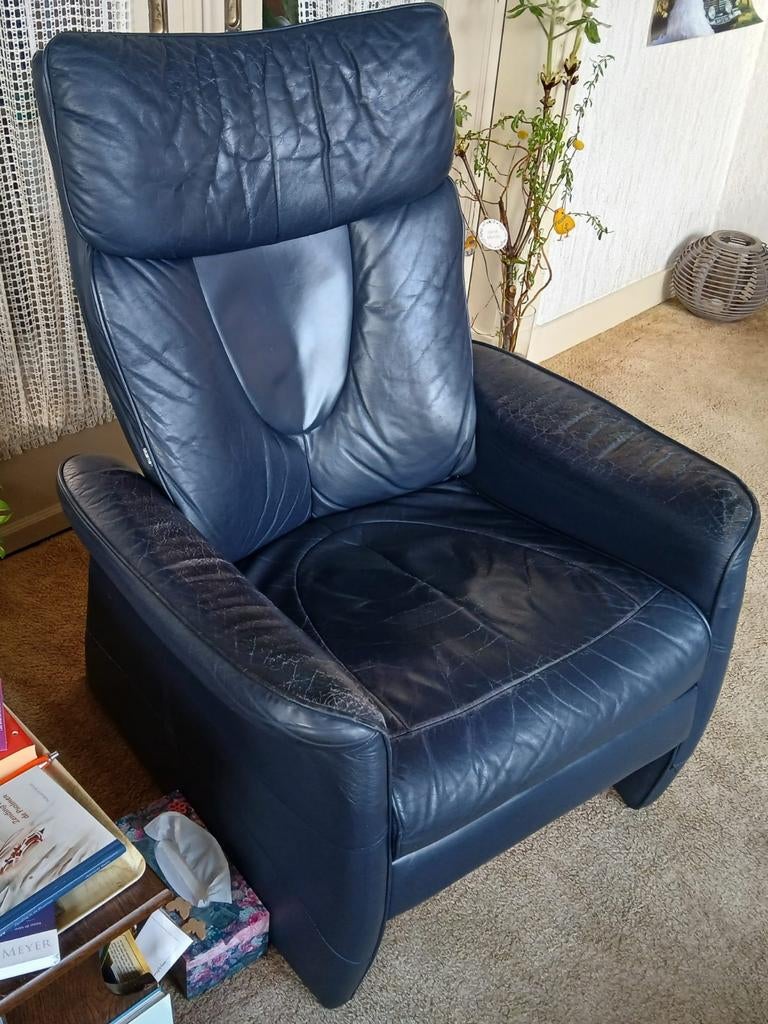 Blauwe relaxfauteuil, Ophalen, Gebruikt, 75 tot 100 cm, Leer