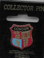 LONDEN ENGELAND PIN, Ophalen of Verzenden, Zo goed als nieuw, Stad of Land, Speldje of Pin