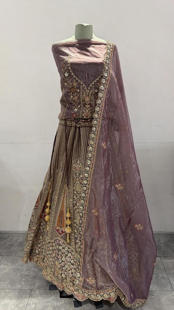 Prachtige Lehenga - Traditionele Indiase Jurk, Kleding | Dames, Jurken, Nieuw, Maat 46/48 (XL) of groter, Paars, Onder de knie