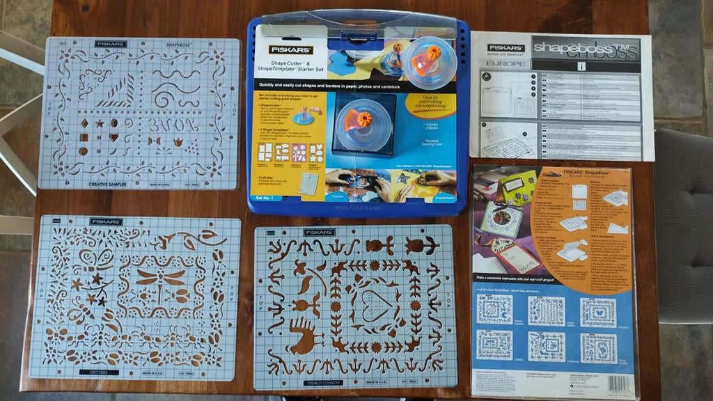 Fiskars shapeboss 2 snijders 3 grote mallen, Ophalen of Verzenden, Overige thema's, Pons of Mal