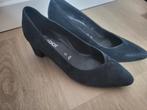 Gabor donkerblauwe suède pump mt 4,5 met blokhak, Kleding | Dames, Schoenen, Pumps, Blauw, Gabor, Ophalen of Verzenden