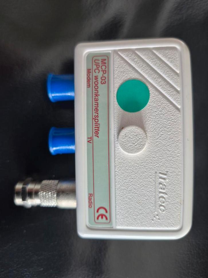 Antenne splitter MCP-03 UPC woonkamersplitter, Telecommunicatie, Antennes en Masten, Nieuw, Antenne, Ophalen