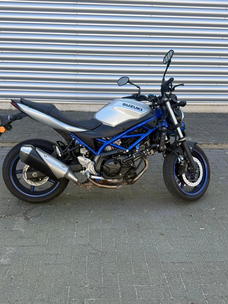 Suzuki SV650 ABS 35kW 2020, Motoren, Motoren | Suzuki, 2 cilinders, Gebruikt, Particulier, Minimaal motorrijbewijs A2