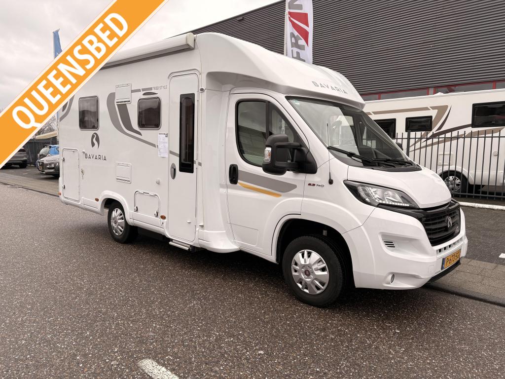 Bavaria 650 T (Pilote roep) Queensbed paneel bearlock, Caravans en Kamperen, Campers, Achteruitrijcamera, Ringverwarming, Fiat