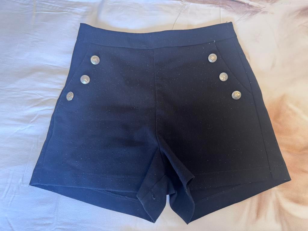 Chic&Jeune zwarte korte broek short met knopen maat 36, Kort, Verzenden, Zwart, Maat 36 (S)