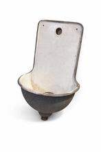 Oude geëmailleerde gietijzeren wandfontein / stal wasbak, Ophalen of Verzenden, Zo goed als nieuw, Drums of Percussie