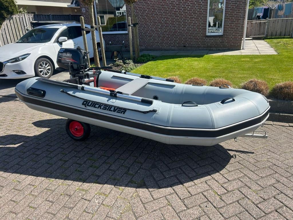 Quicksilver 300 sport met 6 pk suzuki en strandkar., Watersport en Boten, Ophalen of Verzenden