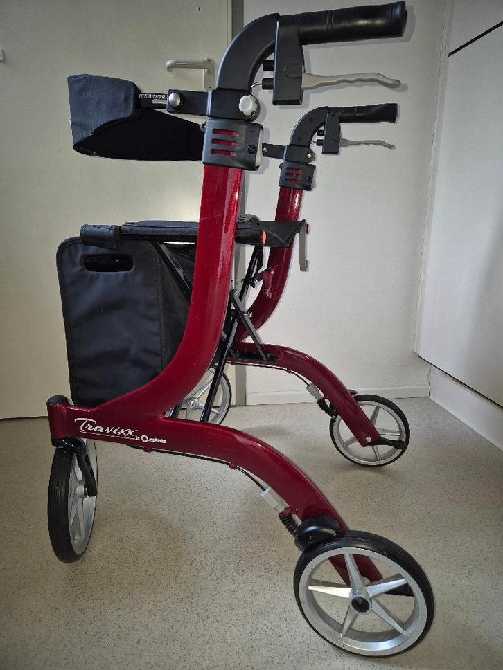 Lichtgewicht Travixx deLuxe rollator, maat M, Diversen, Rollators, Zo goed als nieuw, Lichtgewicht, Opvouwbaar, Ophalen