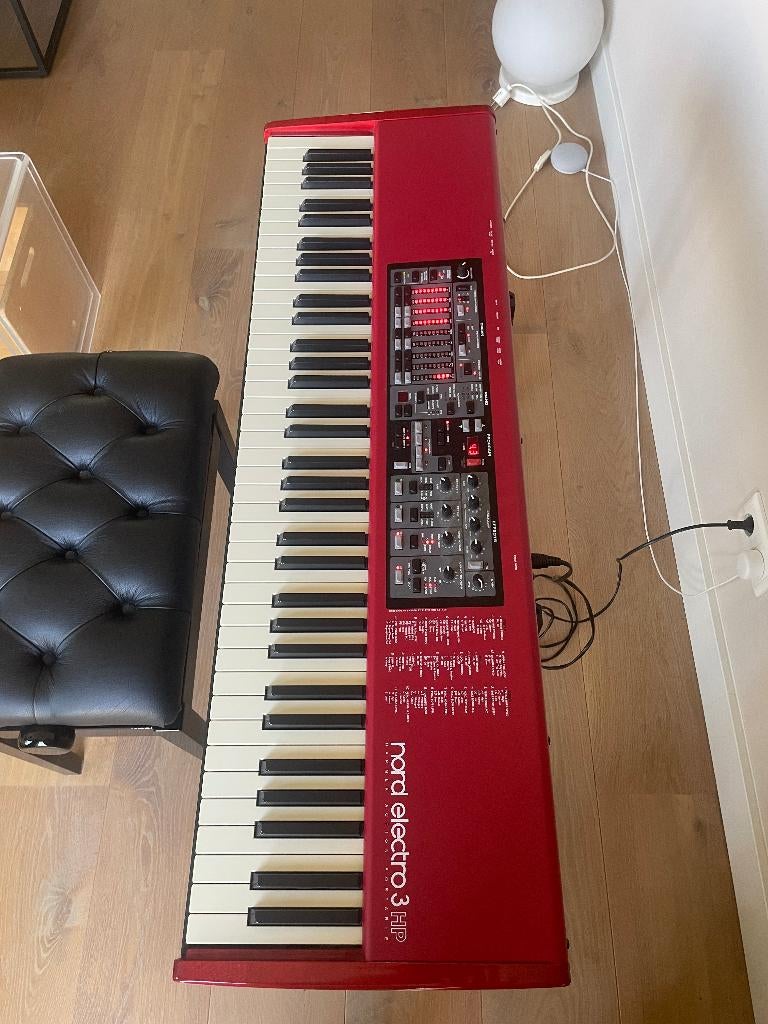 Nord Electro 3 HP inclusief onderstel, Gebruikt, Overige aantallen, Midi-aansluiting, Ophalen