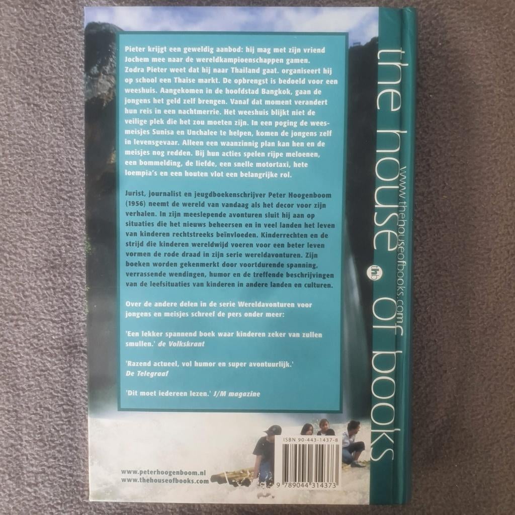 Hete loempia's vreemde weeshuizen en een thaise tweeling, Boeken, Gelezen, Ophalen of Verzenden, Fictie, Peter Hoogenboom