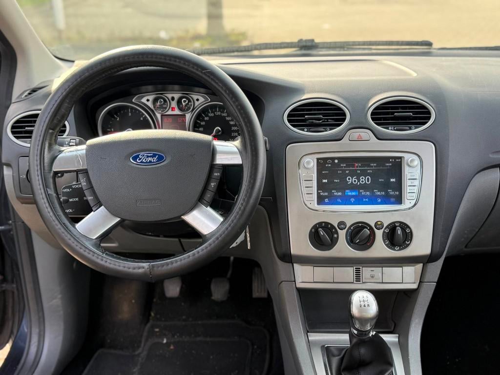Ford Focus Wagon 1.6 TDCI Ghia (INRUILKOOPJE), Euro 5, Stof, Gebruikt, Zwart
