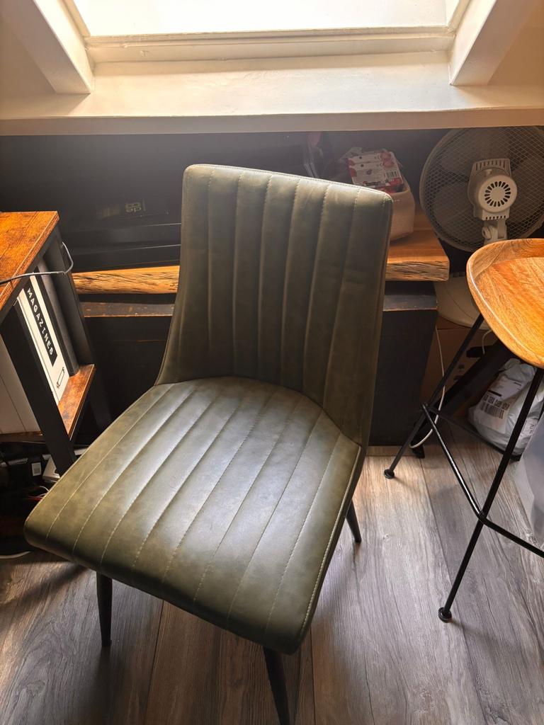 Groene stoel met gestikt patroon, Huis en Inrichting, Stoelen, Gebruikt, Overige kleuren, Ophalen of Verzenden, Eén