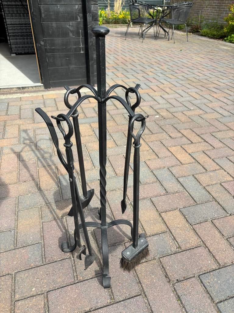 Haardstel gietijzer - Compleet met 4 accessoires, Ophalen, Gebruikt, Vrijstaande haard, Overige soorten