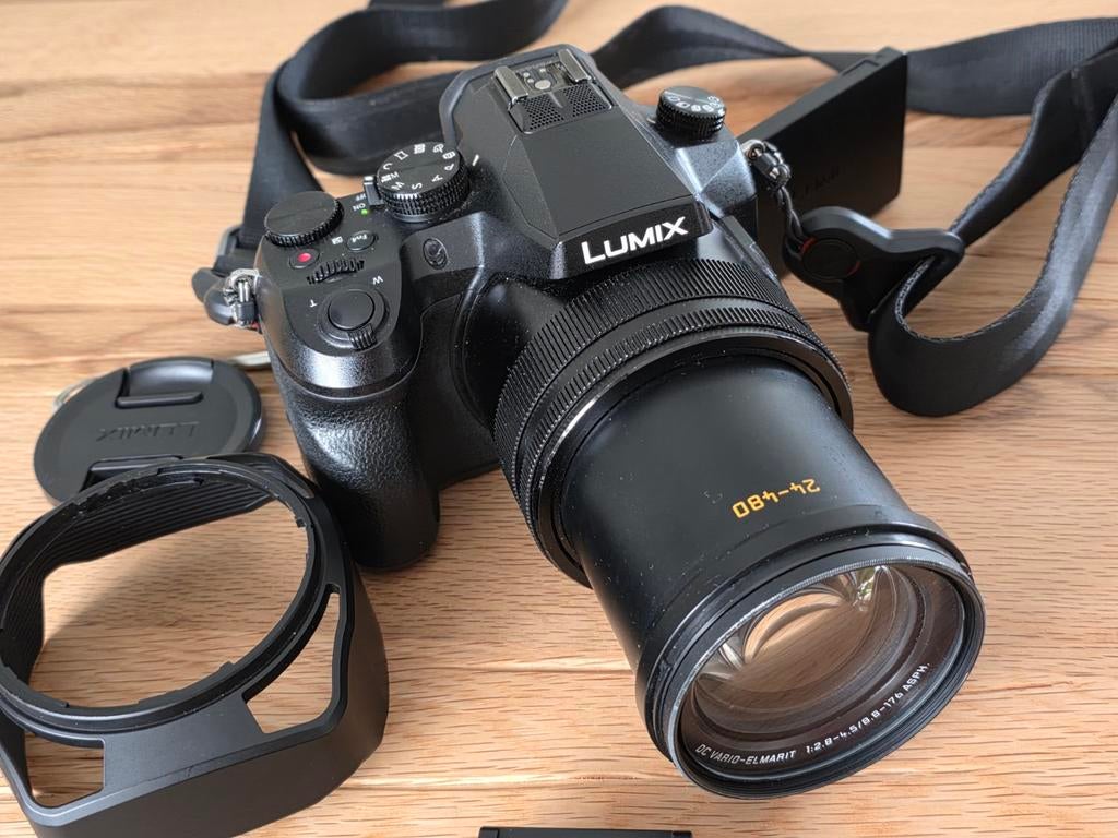 Panasonic Lumix FZ2000 - Bridgecamera met 20x optische zoom, Audio, Tv en Foto, Fotocamera's Digitaal, Compact, Ophalen of Verzenden
