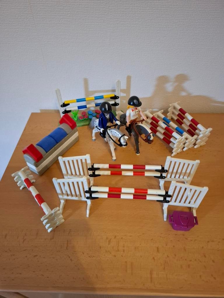 Playmobil ruiters met diverse springobstakels, Kinderen en Baby's, Speelgoed | Playmobil, Ophalen of Verzenden, Gebruikt, Complete set