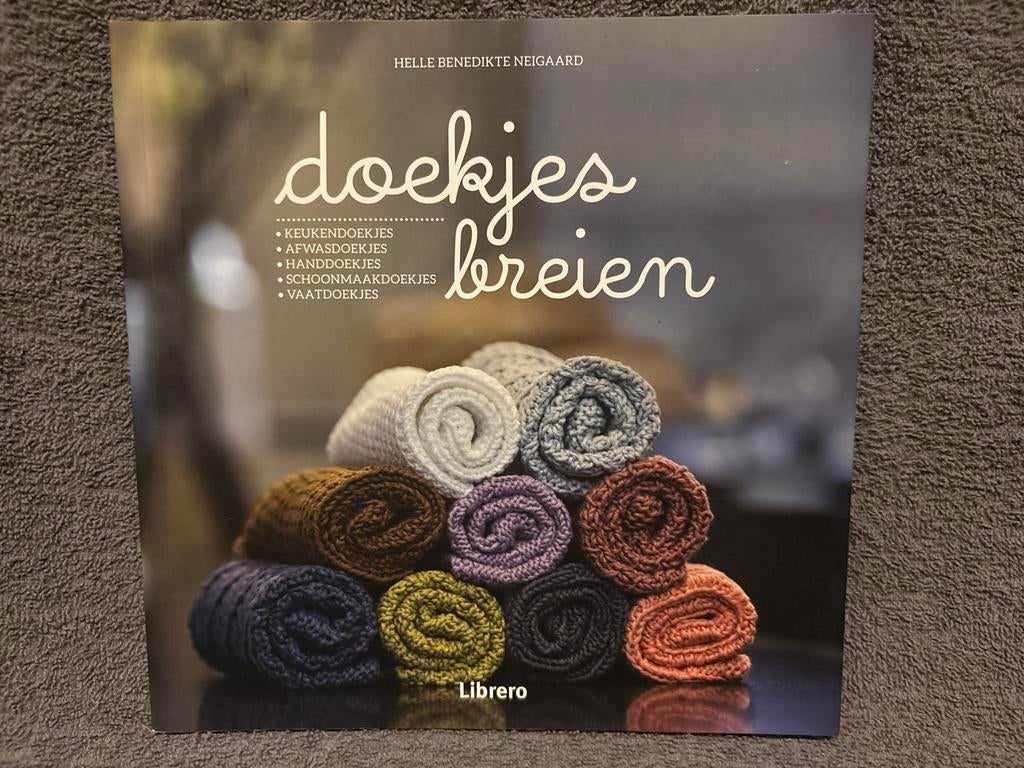 Doekjes Breien - Helle Benedikte Neigaard, Ophalen of Verzenden, Zo goed als nieuw, Breien en Haken