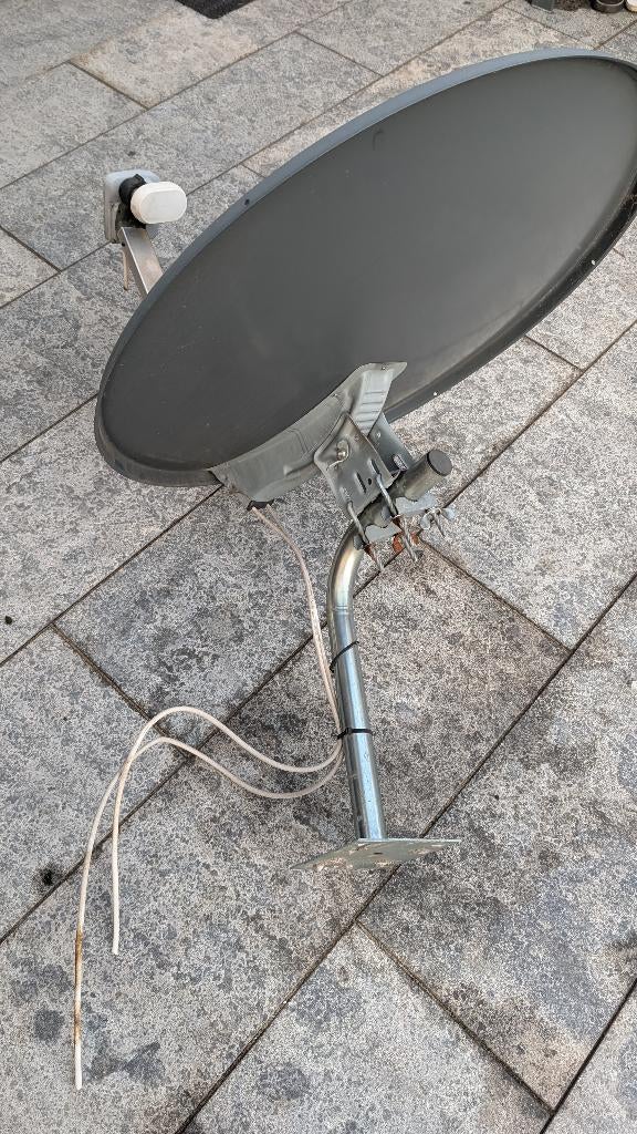 Triax schotelantenne 77cm met Beugel, Ophalen, Gebruikt, (Schotel)antenne, Overige merken