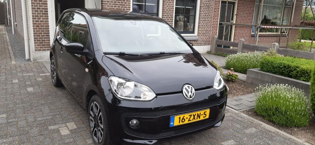 Volkswagen up! 1.0  High edition 44KW 2013 Zwart, Auto's, Volkswagen, Voorwielaandrijving, 840 kg, 4 stoelen, Zwart