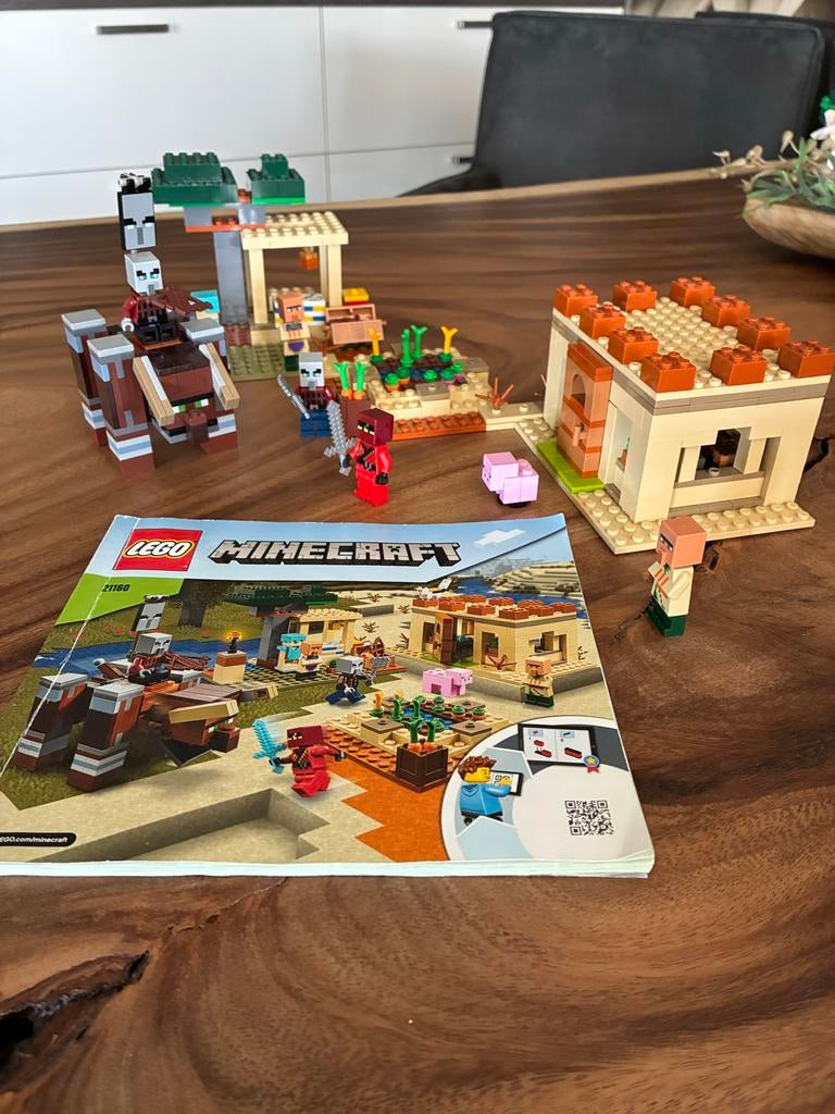 Lego Minecraft 21160 De Illager-overval, Kinderen en Baby's, Speelgoed | Duplo en Lego, Gebruikt, Minecraft, Lego, Ophalen of Verzenden