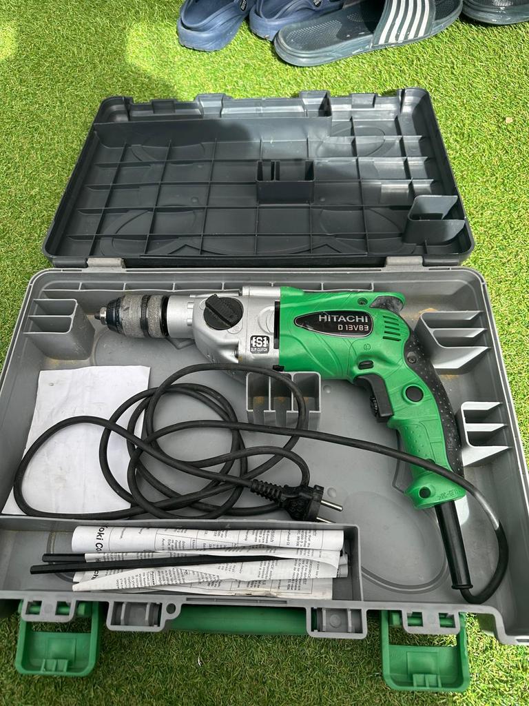 Boormachine, Doe-het-zelf en Verbouw, Gereedschap | Boormachines, Ophalen of Verzenden, Zo goed als nieuw, 600 watt of meer, Boormachine