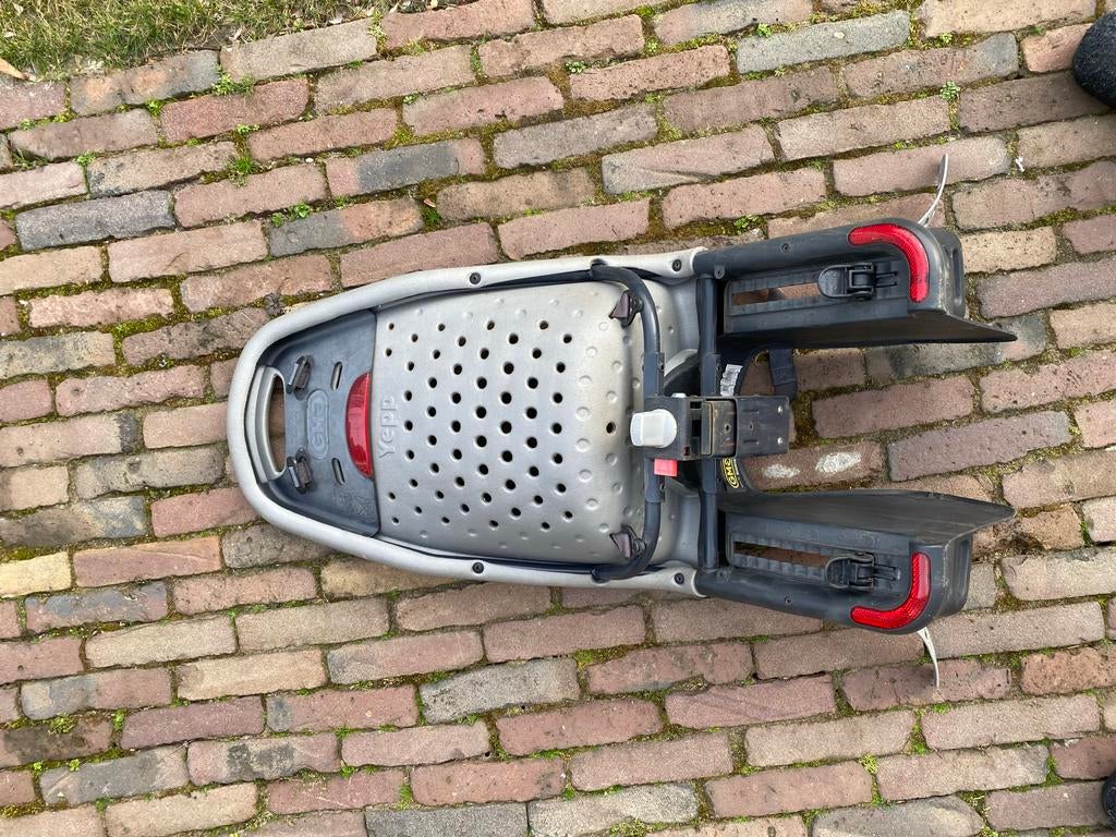 Yepp fietsstoeltje achter, Fietsen en Brommers, Fietsaccessoires | Fietsstoeltjes, Ophalen of Verzenden, Gebruikt, Achterzitje