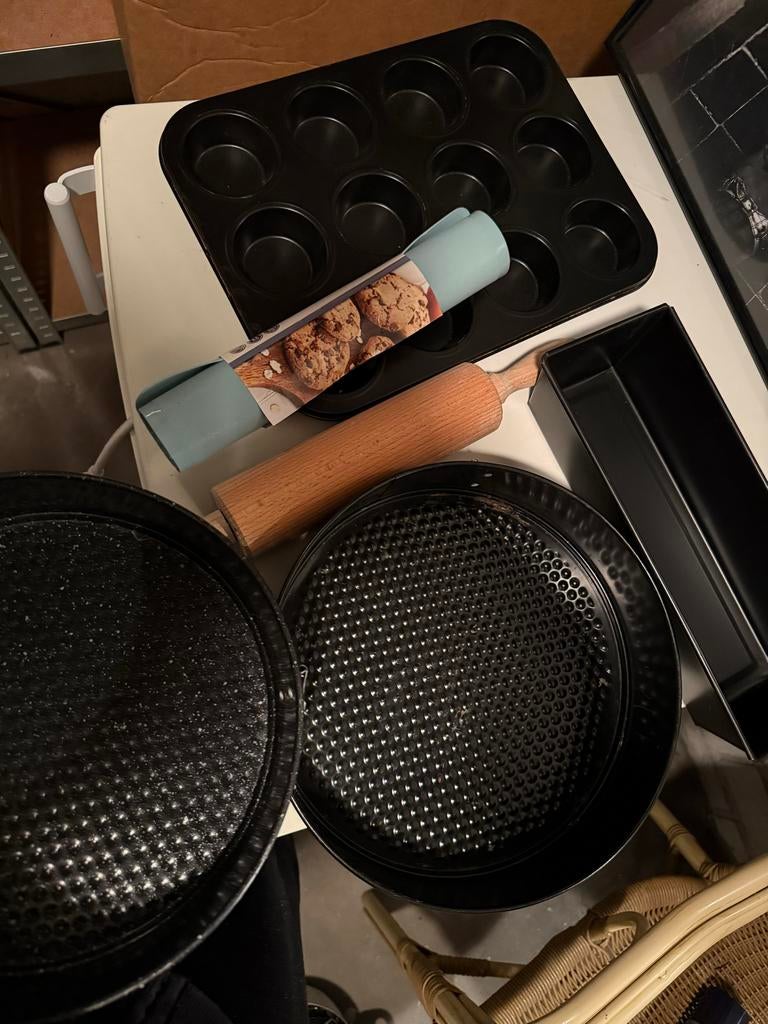 Bakvormen set: muffin, cake, springvorm en deegroller, Huis en Inrichting, Keuken | Keukenbenodigdheden, Gebruikt, Overige typen