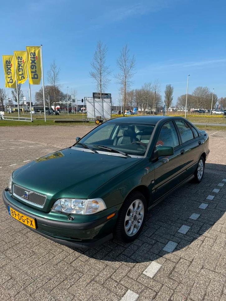 Volvo S40 1.8 1999, Auto's, Volvo, Particulier, S40, Lichtmetalen velgen, Benzine, Sedan, Handgeschakeld, Origineel Nederlands