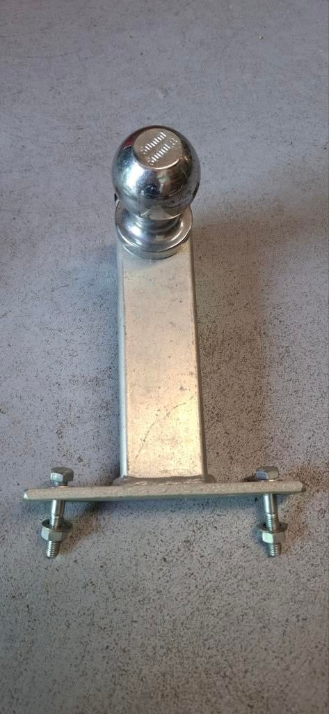 Muur trekhaak voor aanhanger of fietsendrager, Ophalen, Gebruikt