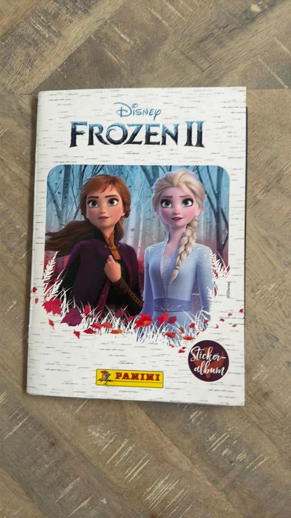 Panini frozen 2 compleet met poster, Ophalen of Verzenden, Zo goed als nieuw, Meerdere stickers