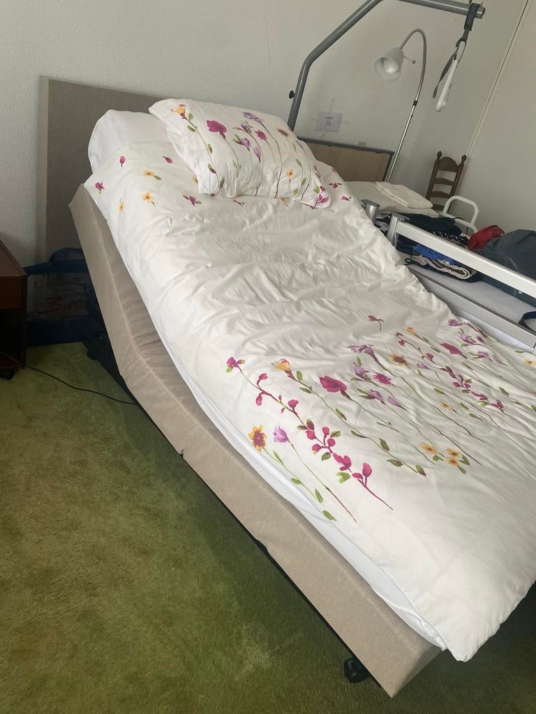 Bed hoog laag als nieuw, Ophalen of Verzenden, Zo goed als nieuw, Eenpersoons