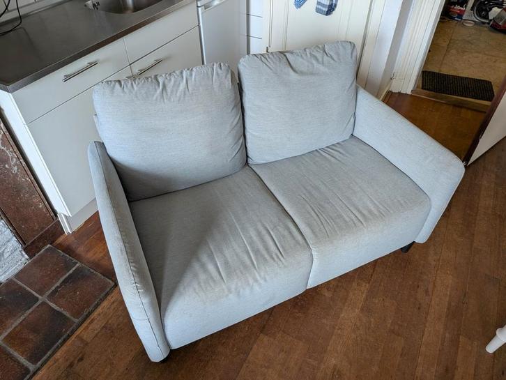 IKEA Angersby 2-zitsbank lichtgrijs, Huis en Inrichting, Banken | Sofa's en Chaises Longues, Gebruikt, Tweepersoons, Minder dan 150 cm