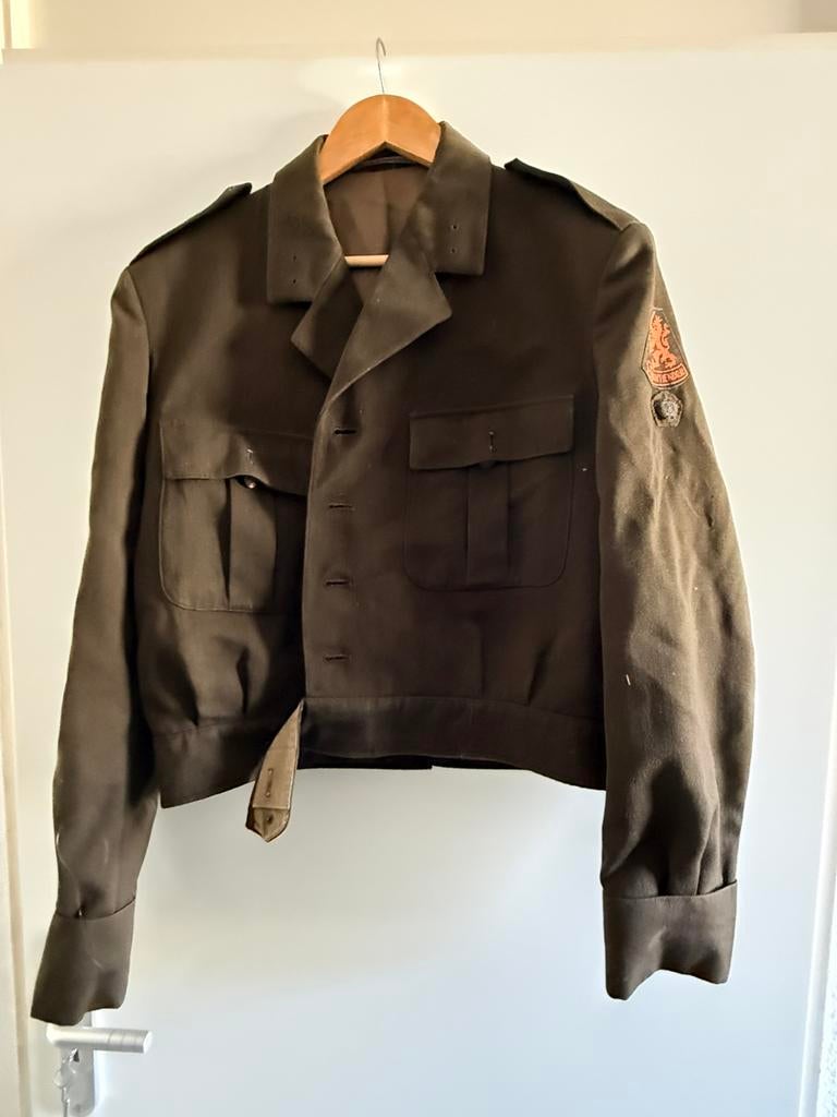 Militaire jas 4 de divisie, Ophalen of Verzenden, Landmacht, Nederland, Embleem of Badge