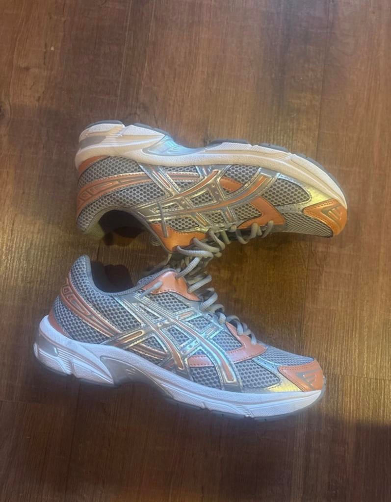 35€ mag je kome ophalen maat 42, Kinderen en Baby's, Kinderkleding | Schoenen en Sokken, Ophalen of Verzenden, Zo goed als nieuw