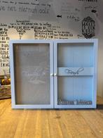 Riviera Maison Fotolijst / Vitrinekastje 'Family & Friends', Huis en Inrichting, Woonaccessoires | Lijsten, Ophalen of Verzenden