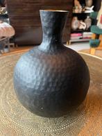 Prachtige zwarte gehamerde metalen vaas, Overige materialen, Gebruikt, Zwart, Ophalen of Verzenden