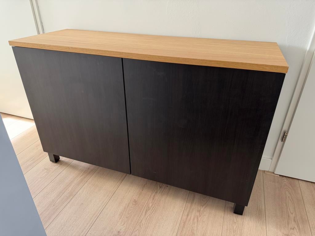 Ikea Besta kast zwartbruin 120x40x76 met deuren en blad, Huis en Inrichting, Kasten | Wandmeubels, Ophalen, Zo goed als nieuw