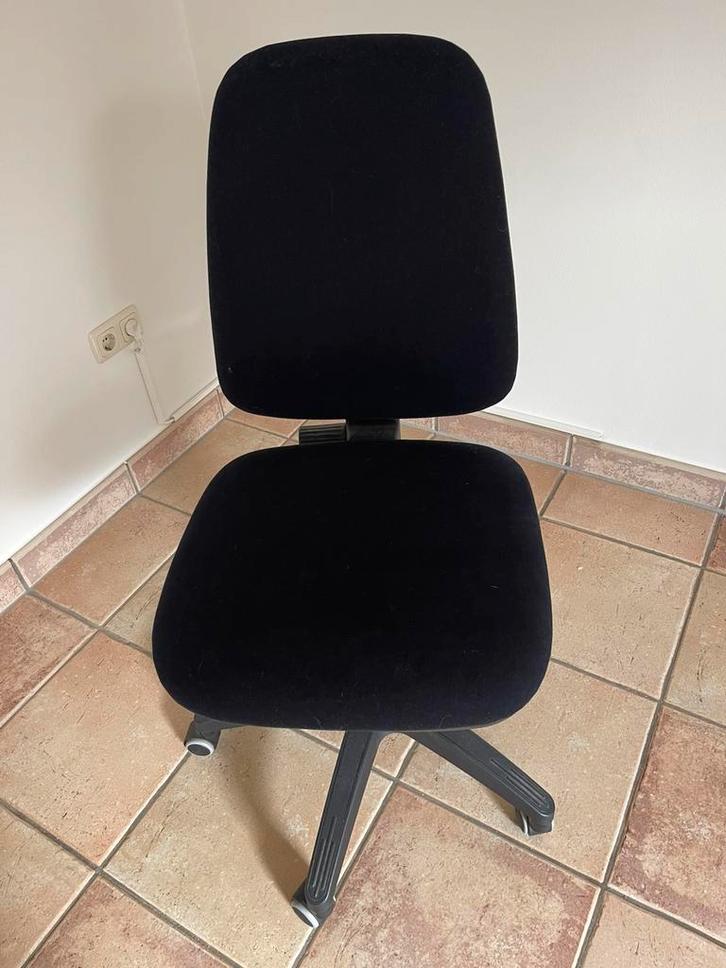 Te koop zwarte Interstuhl bureaustoel zonder armleuningen, Huis en Inrichting, Bureaustoelen, Zwart, Ophalen