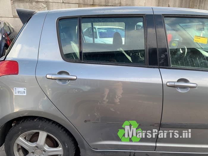 Portier 4Deurs rechts-achter van een Suzuki Swift (ZCD), Auto-onderdelen, Gebruikt, -, Deur, -