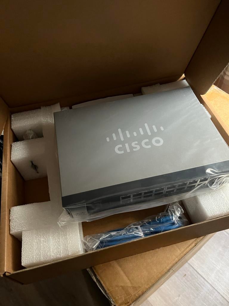 Nieuwe Cisco RV325 Gigabit Dual WAN VPN Router, Computers en Software, Ophalen of Verzenden, Nieuw, Router