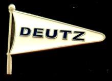 Deutz vlag speld- wit met zwarte letters- replica, Verzenden, Nieuw, Transport, Speldje of Pin