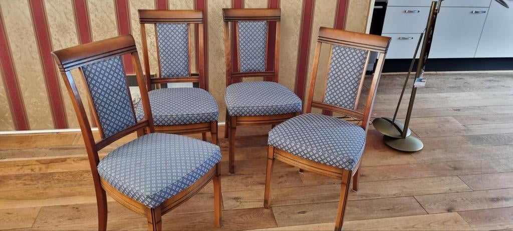 Eettafel met 5 stoelen notenhout, Huis en Inrichting, Ophalen, Vijf, Zes of meer stoelen