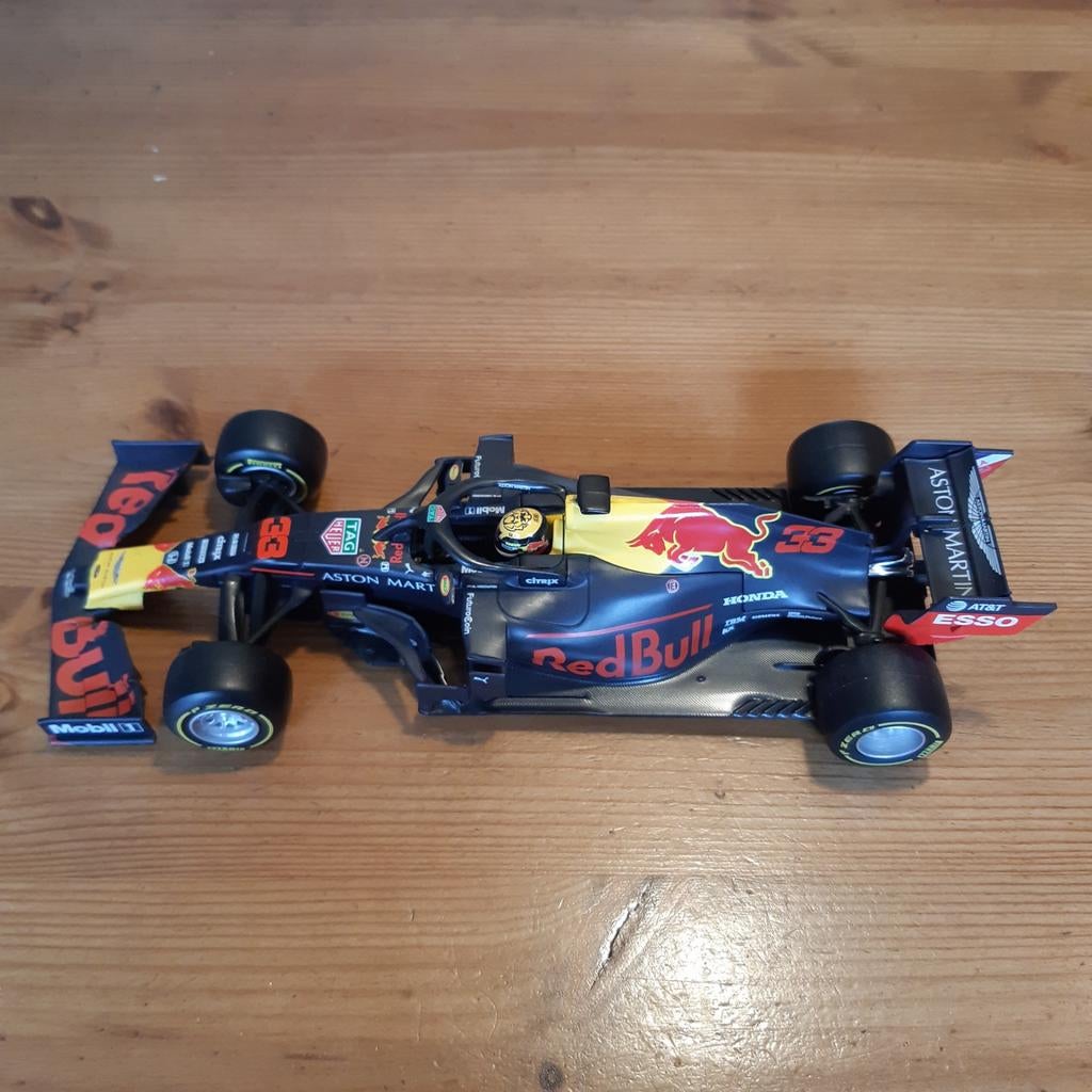 Max Verstappen. Schaalmodel 1:24. RB15, Hobby en Vrije tijd, Modelauto's | 1:24, Ophalen, Zo goed als nieuw, Auto, Bburago