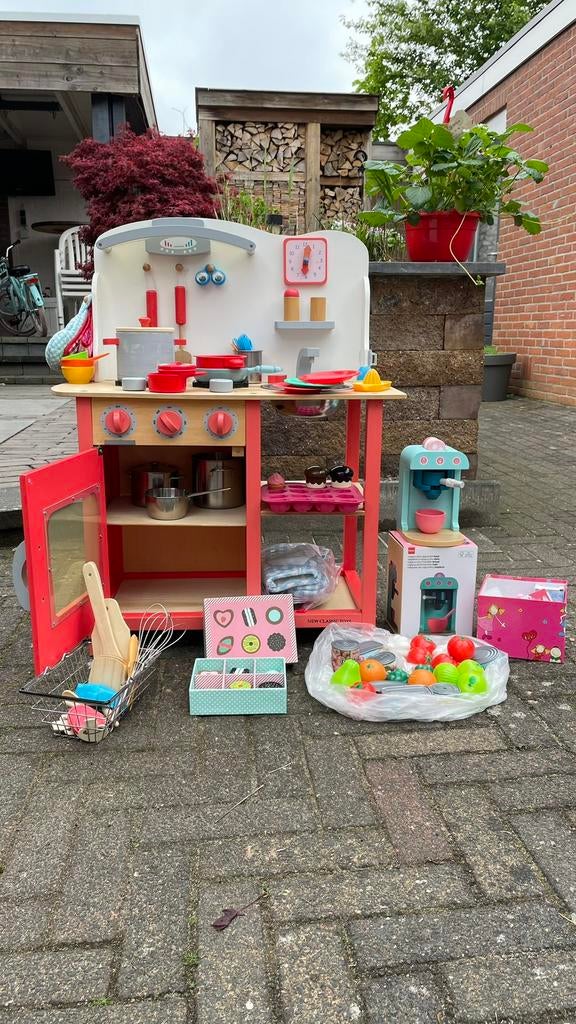 Speel keuken speelkeuken New Classic Toys (€25), Kinderen en Baby's, Speelgoed | Speelkeukens, Ophalen, Zo goed als nieuw