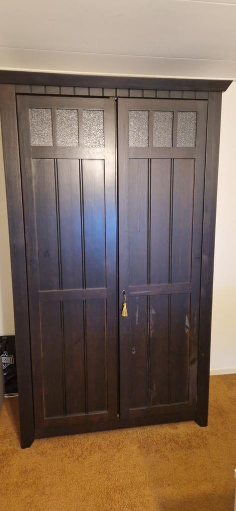 Koloniaalse (slaapkamer) Kleding. Computer. Tv kast., Ophalen