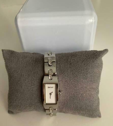 Mooie DKNY Horloge in Originele doos! De Perfecte CADEAUTIP, Sieraden, Tassen en Uiterlijk, Horloges | Dames, Staal, Staal, DKNY
