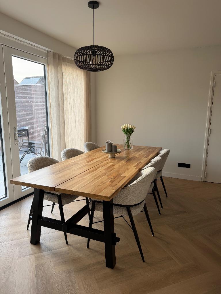 Eettafel SKOGSTA, Ophalen, Gebruikt, 100 tot 150 cm, 200 cm of meer