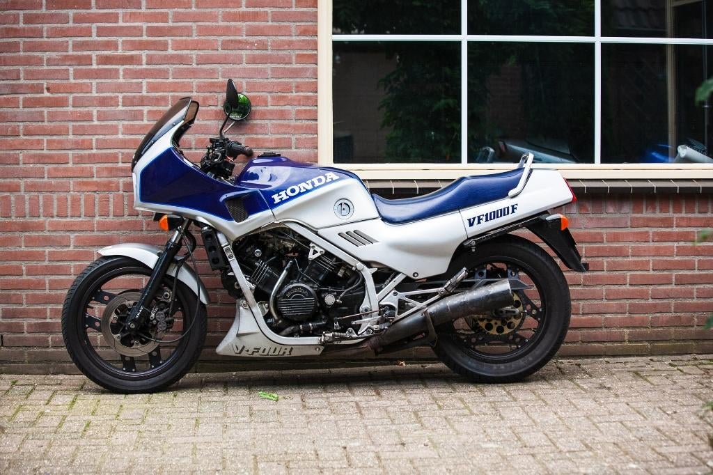 Honda VF1000FF - Niet rijdend, Motoren, Ophalen, Gebruikt